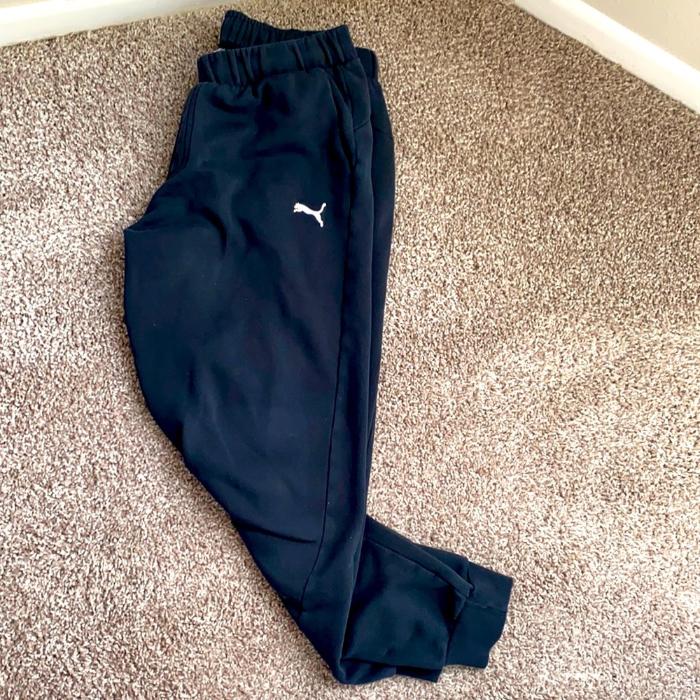 Men’s comfy black Puma drawstring joggers size large
